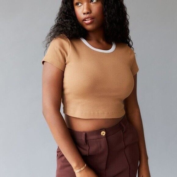 Urban Outfitters Tops - BDG Urban Outfitters brown and white shirt sleeve cropped T-shirt